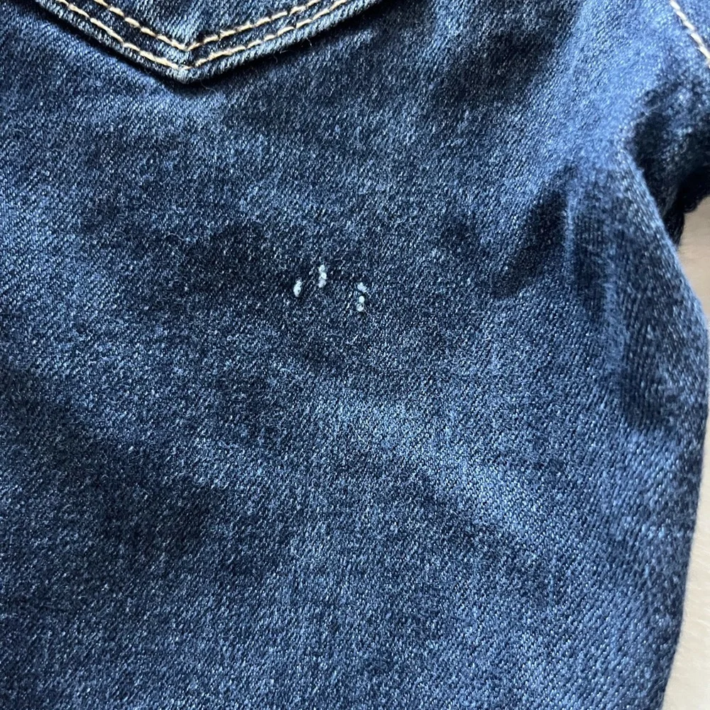 Cat & Jack kids blue jeans size 4T. Gold stitching around pockets.